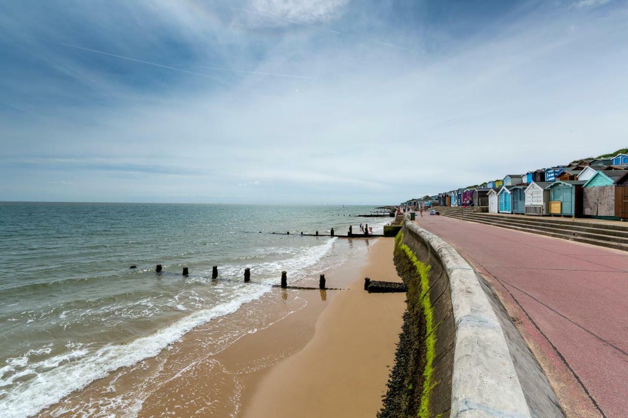 High Tide - Sea View Apartment Walton-on-the-Naze Exterior photo